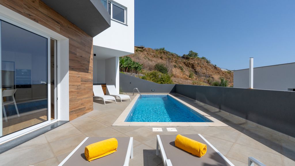 Villa Omar by LovelyStay