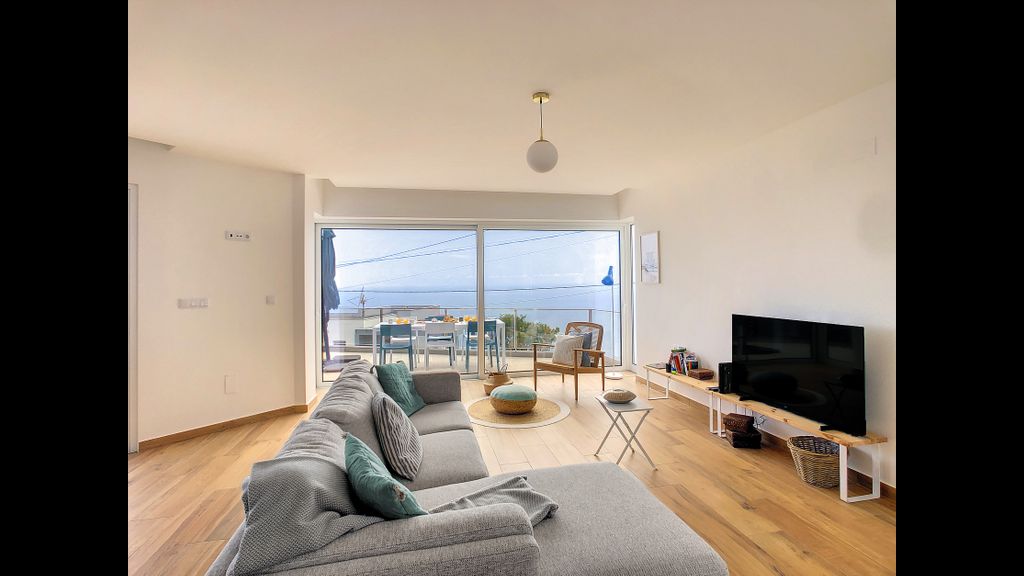 Villa Omar by LovelyStay