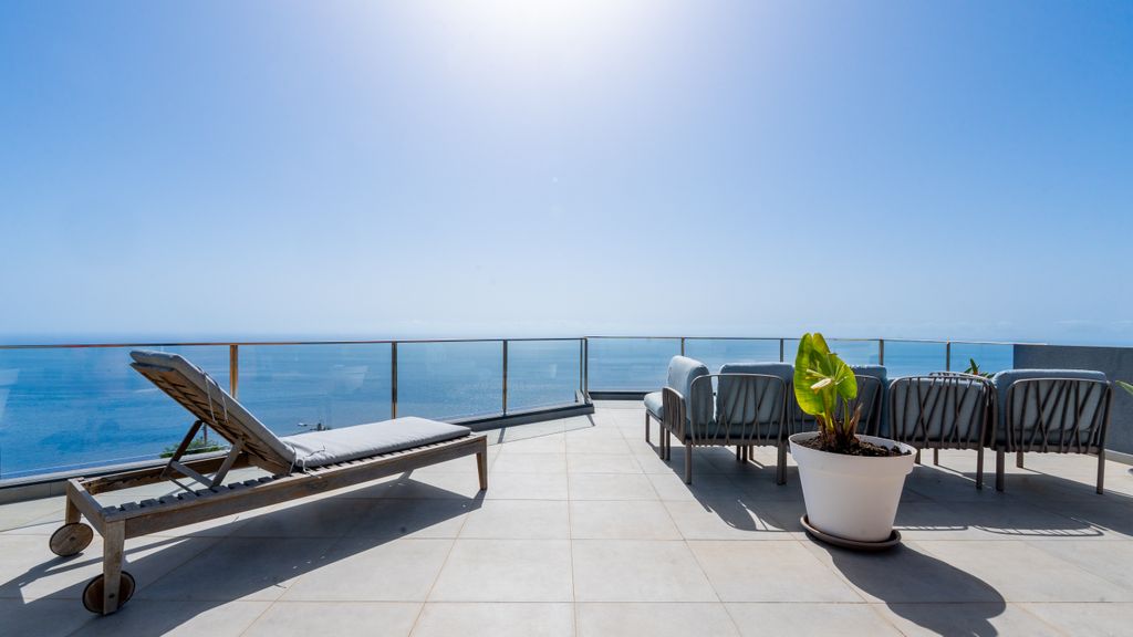 Villa Omar by LovelyStay