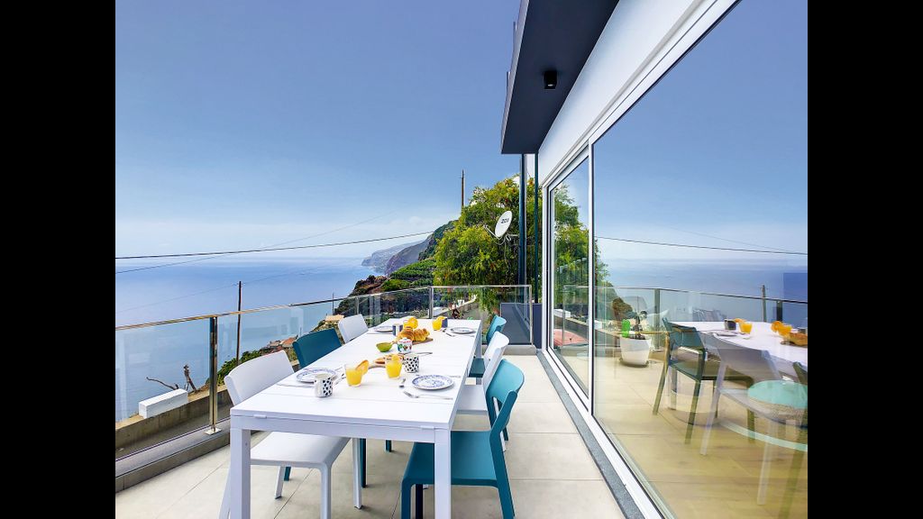 Villa Omar by LovelyStay