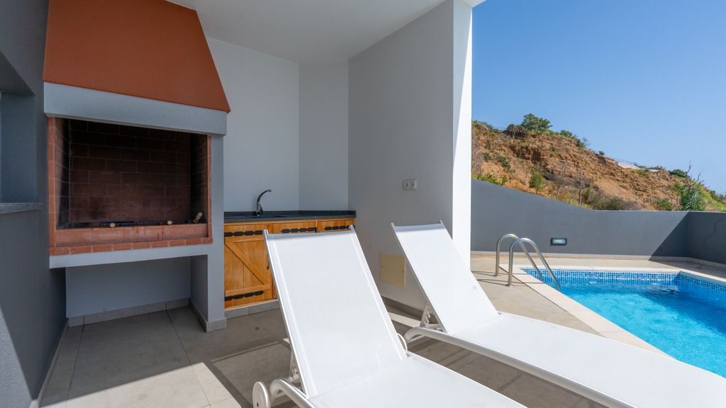 Villa Omar by LovelyStay