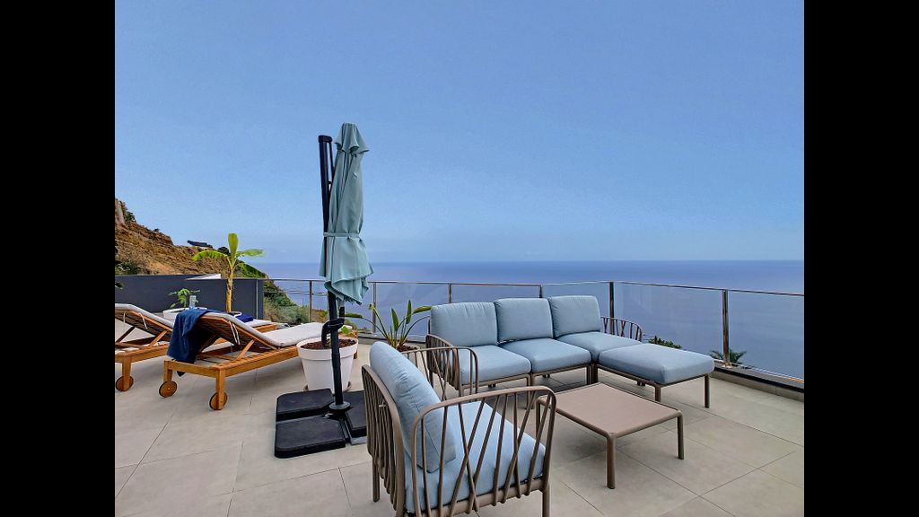 Villa Omar by LovelyStay