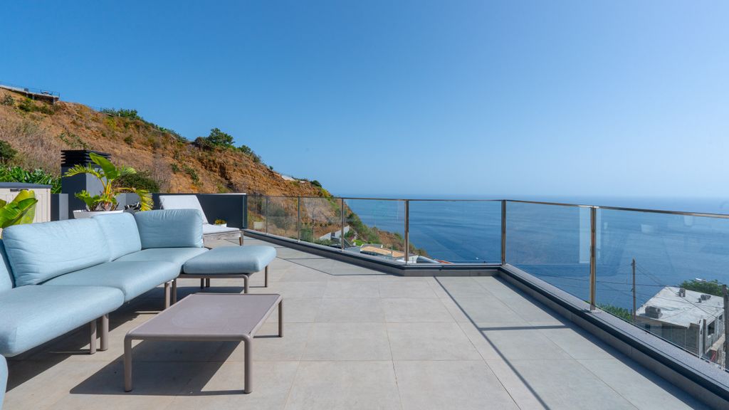 Villa Omar by LovelyStay