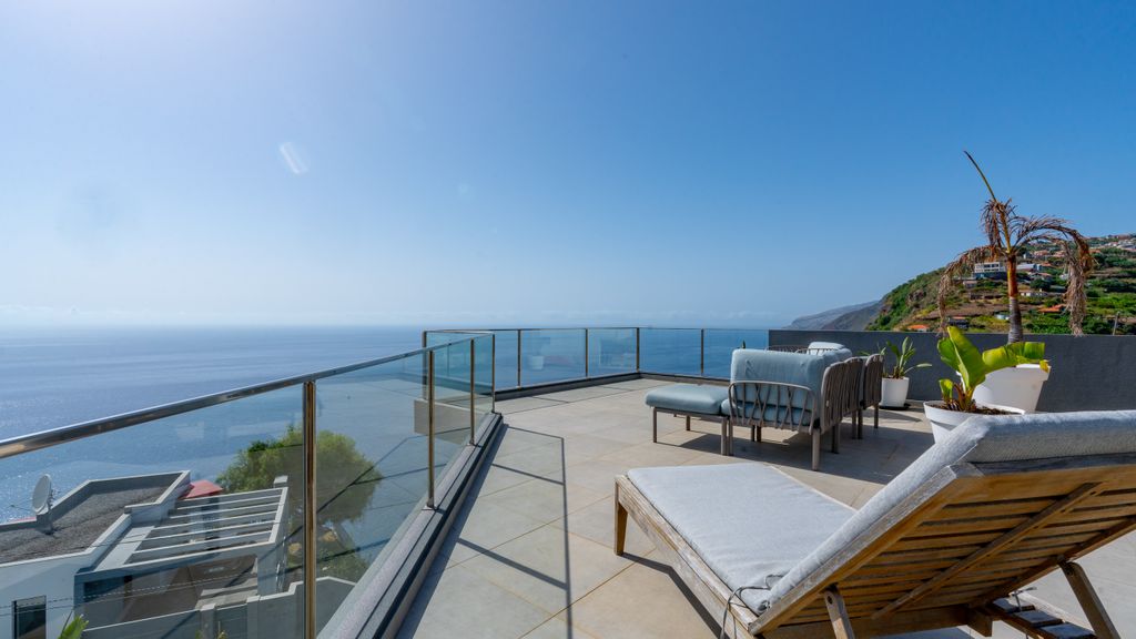 Villa Omar by LovelyStay