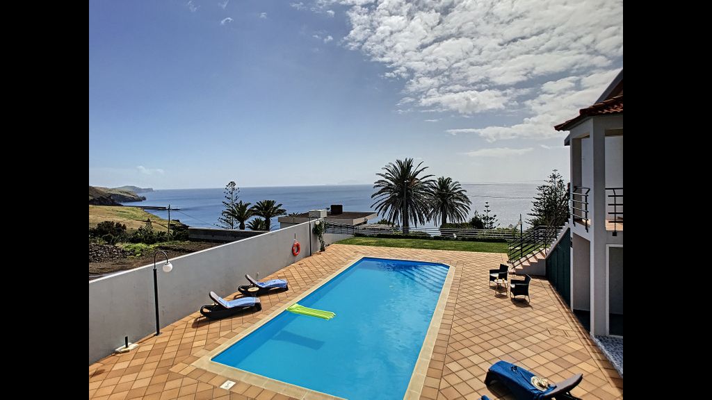 Villa Prainha by LovelyStay