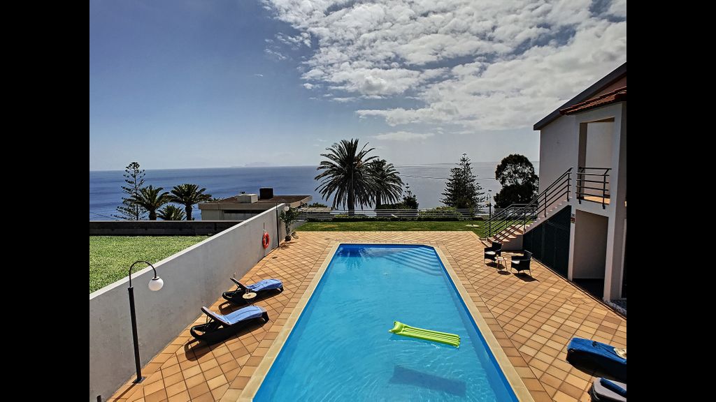 Villa Prainha by LovelyStay