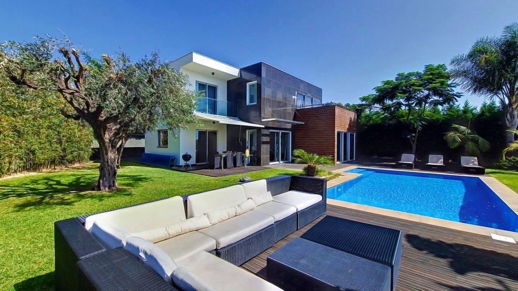 Villa Ravenala by LovelyStay