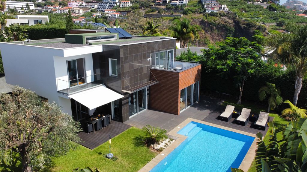 Villa Ravenala by LovelyStay