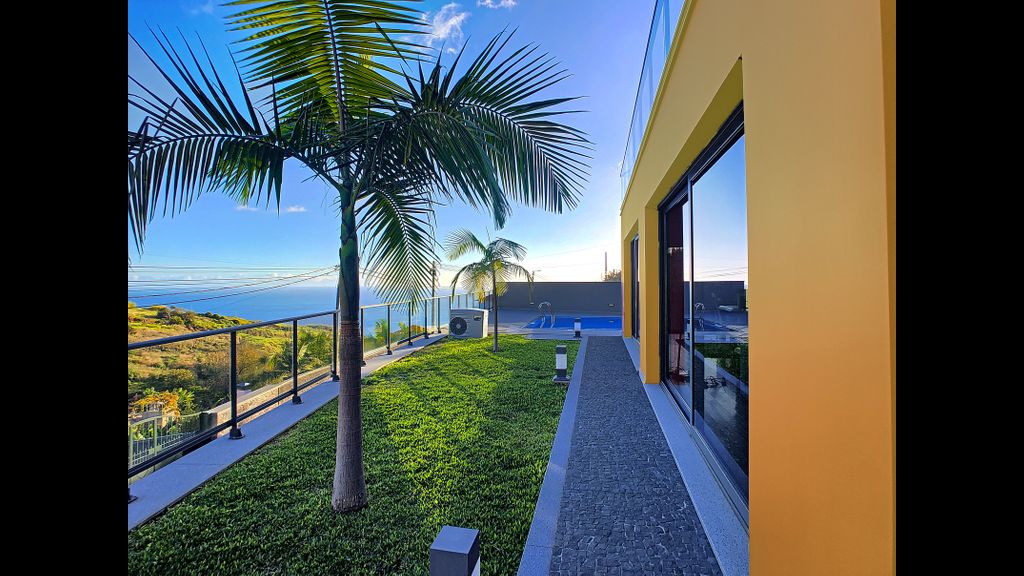 Villa Serramar by LovelyStay