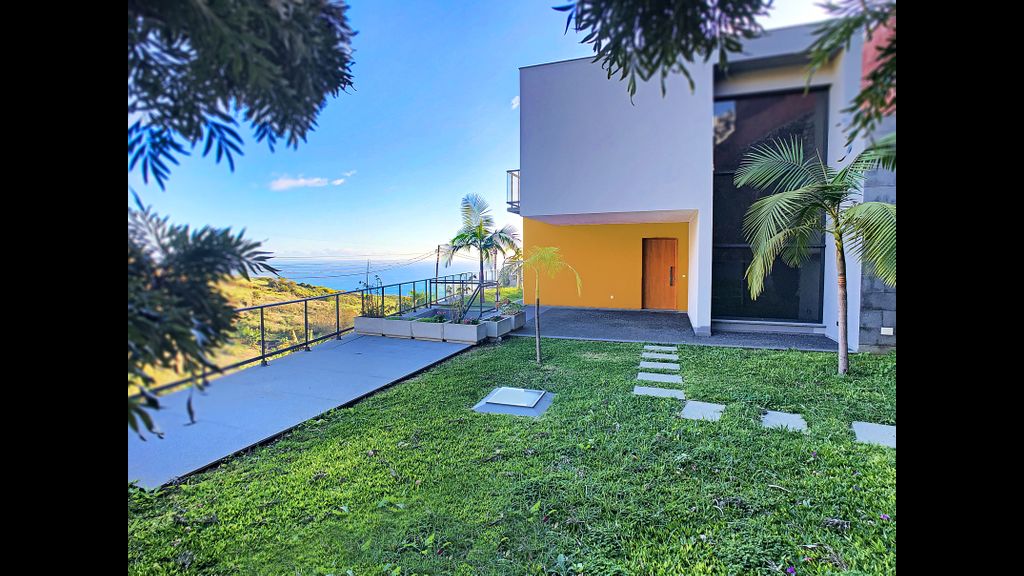 Villa Serramar by LovelyStay