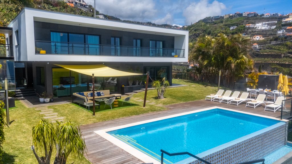 Villa Skylark by LovelyStay