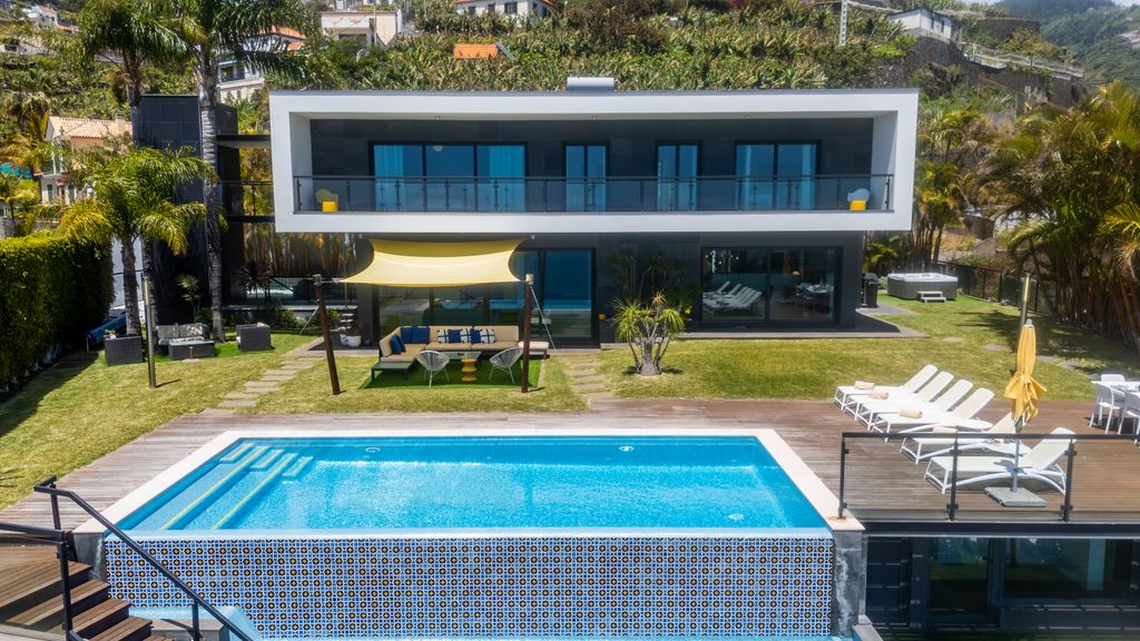 Villa Skylark by LovelyStay