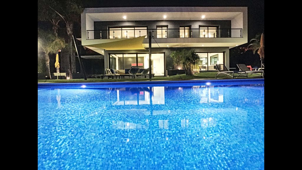 Villa Skylark by LovelyStay