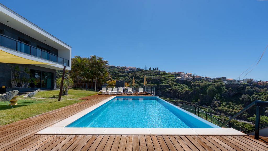 Villa Skylark by LovelyStay