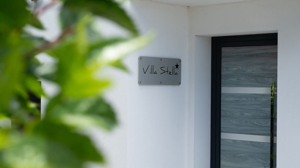 Villa Stella by LovelyStay