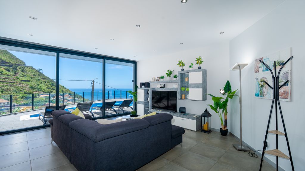 Villa Stella by LovelyStay
