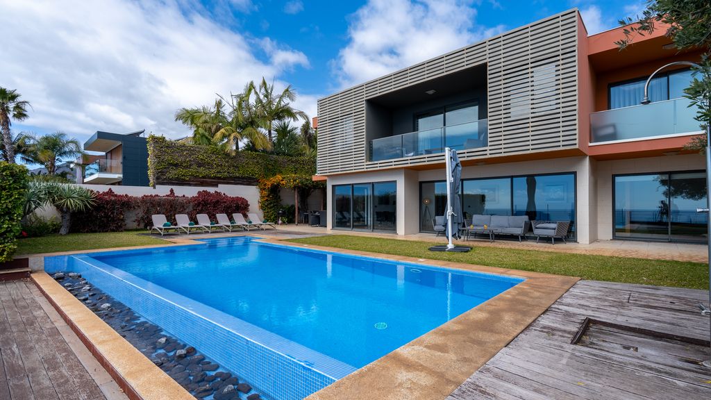 Villa Vitória by LovelyStay