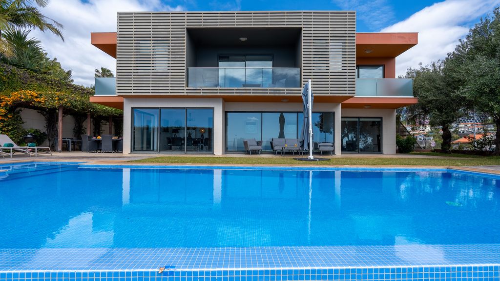 Villa Vitória by LovelyStay