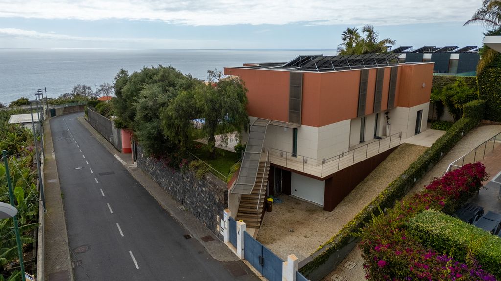 Villa Vitória by LovelyStay