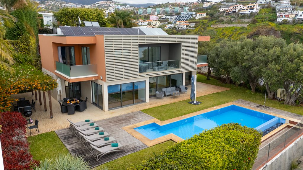 Villa Vitória by LovelyStay