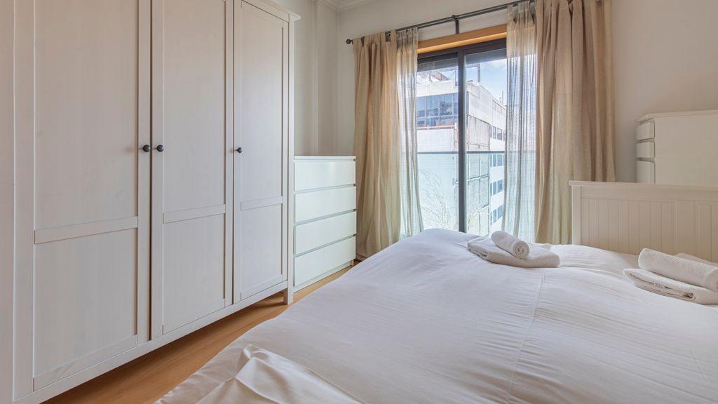 Modern Apartment in Anjos by LovelyStay