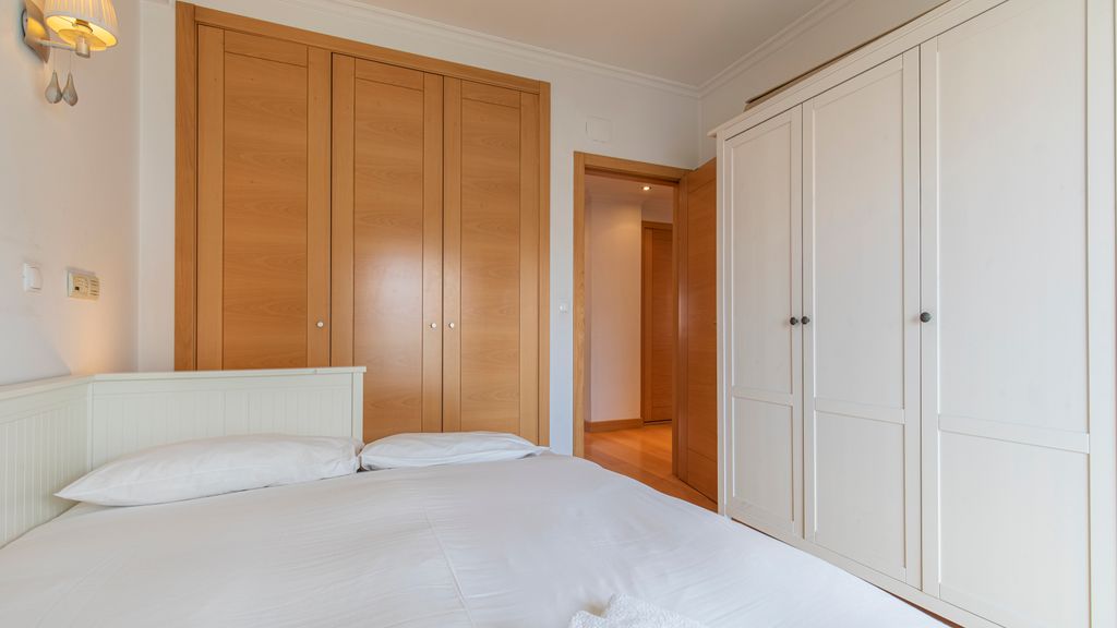 Modern Apartment in Anjos by LovelyStay