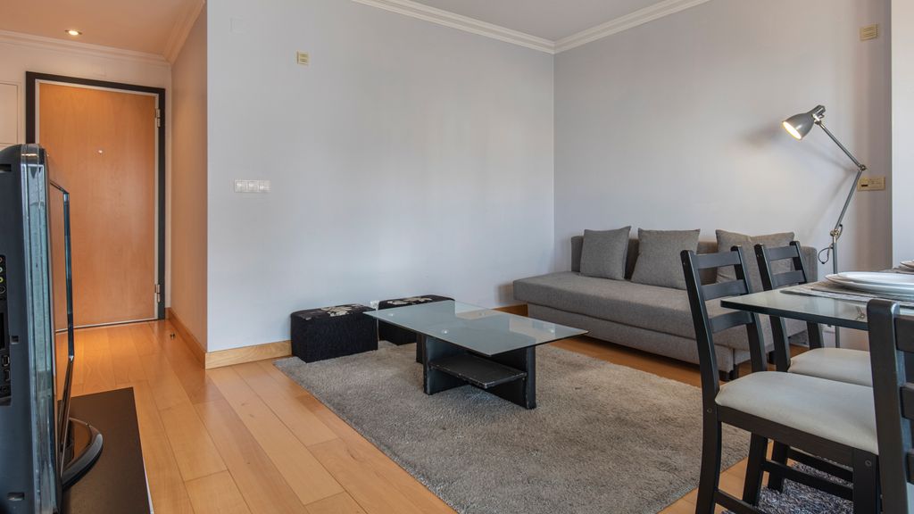 Modern Apartment in Anjos by LovelyStay