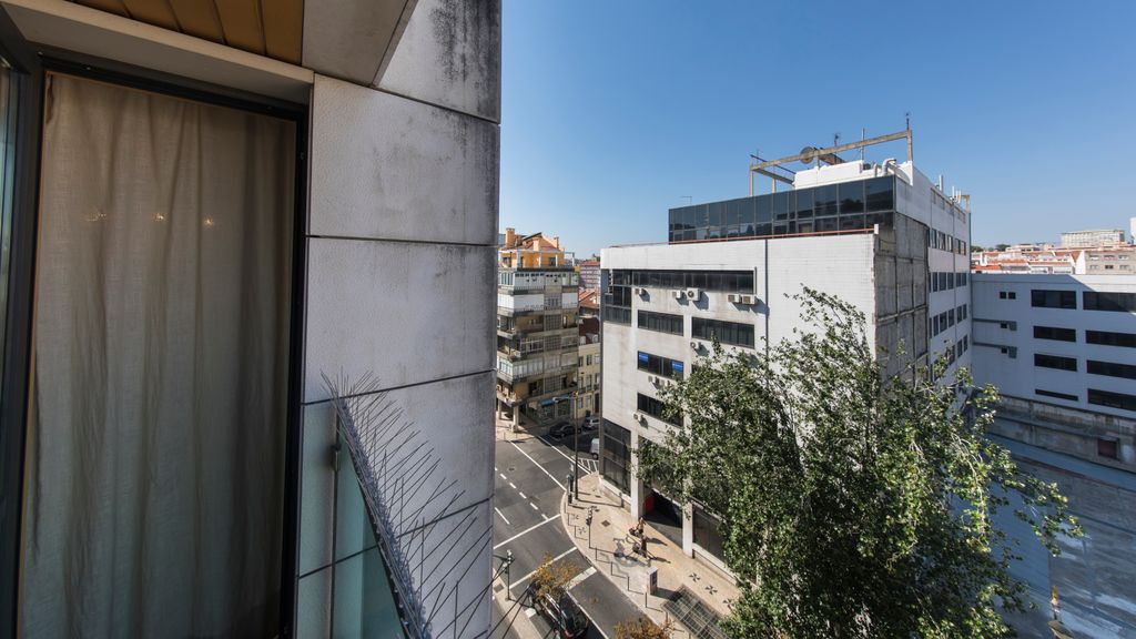 Modern Apartment in Anjos by LovelyStay