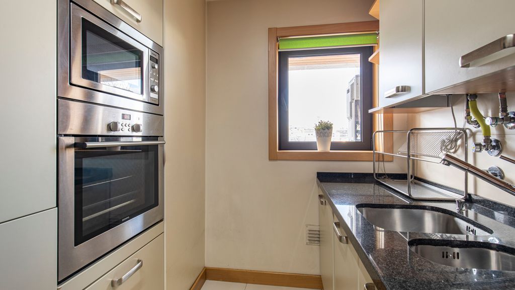 Modern Apartment in Anjos by LovelyStay