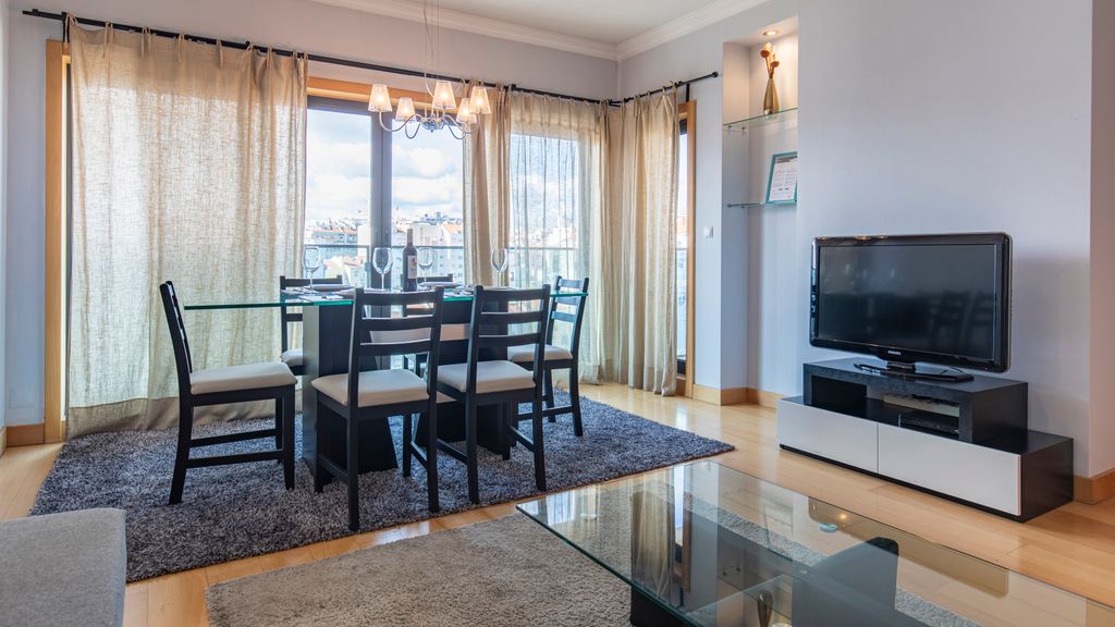 Modern Apartment in Anjos by LovelyStay