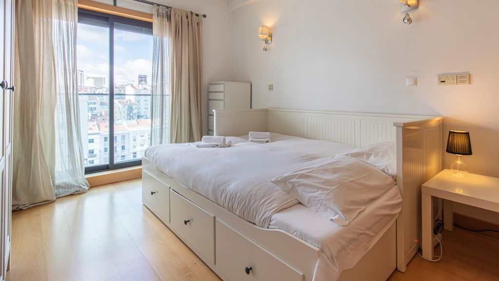 Modern Apartment in Anjos by LovelyStay