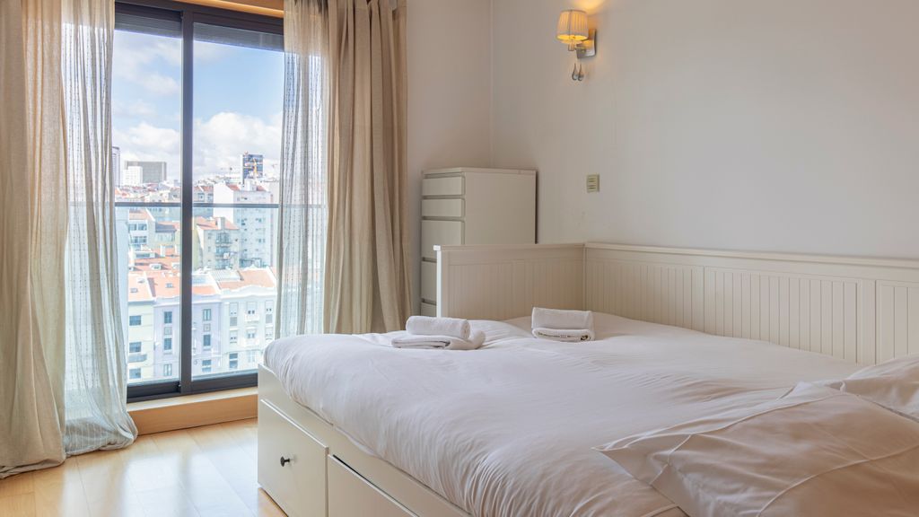 Modern Apartment in Anjos by LovelyStay