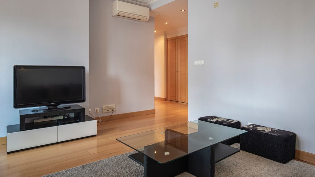 Modern Apartment in Anjos by LovelyStay