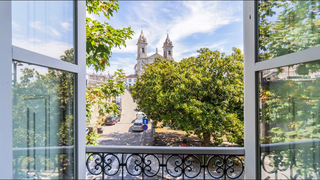 Barros Lima 493: Apt 2 by LovelyStay