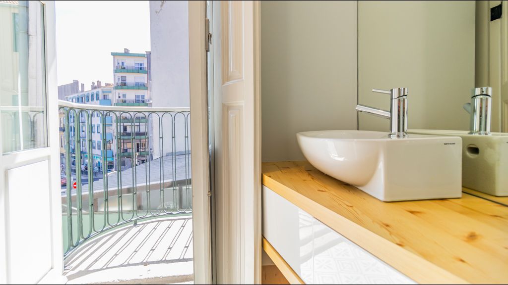 Barros Lima 493: Apt 2 by LovelyStay
