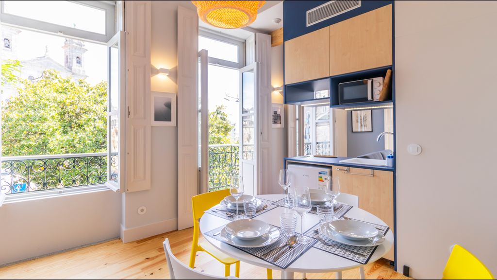 Barros Lima 493: Apt 2 by LovelyStay
