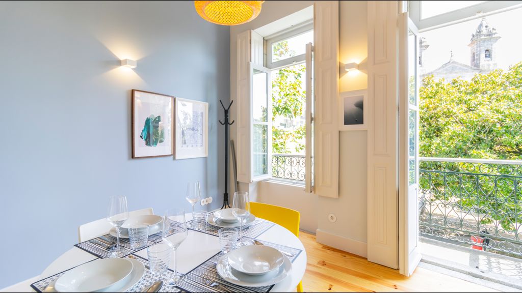 Barros Lima 493: Apt 2 by LovelyStay