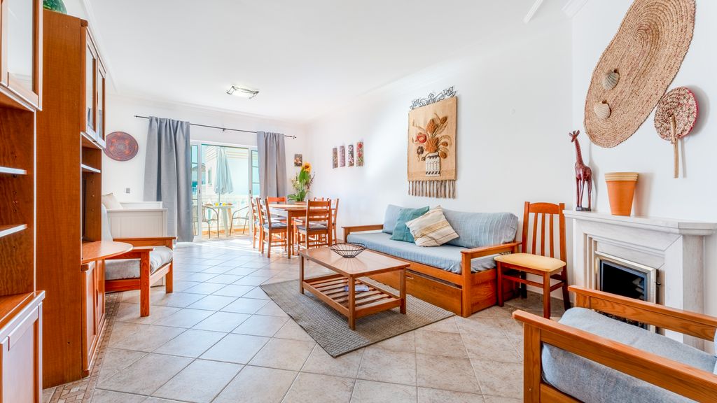 Bright & Cozy 1 BDR Flat W/ Balcony by LovelyStay