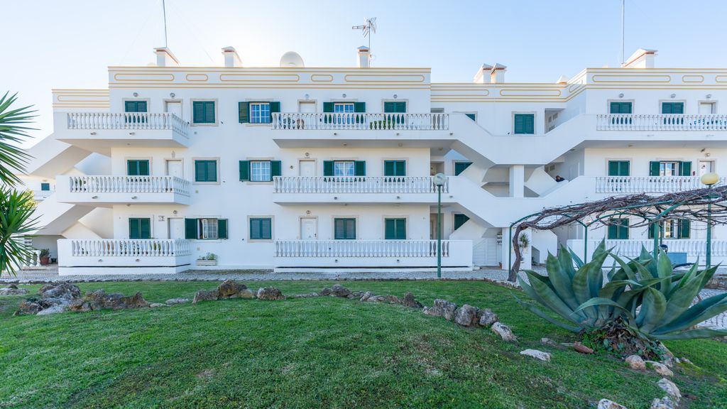Bright & Cozy 1 BDR Flat W/ Balcony by LovelyStay