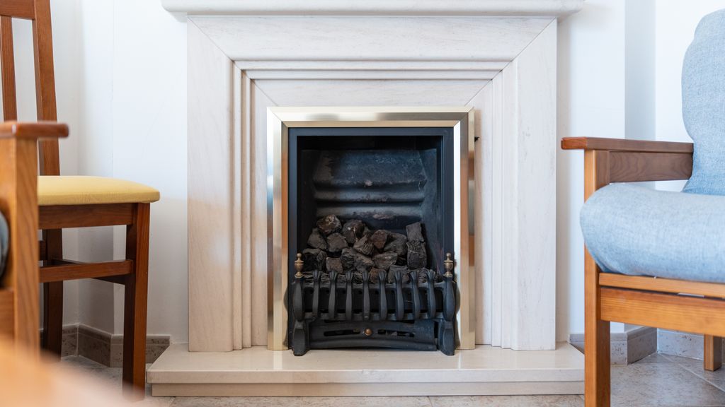 Bright & Cozy 1 BDR Flat W/ Balcony by LovelyStay
