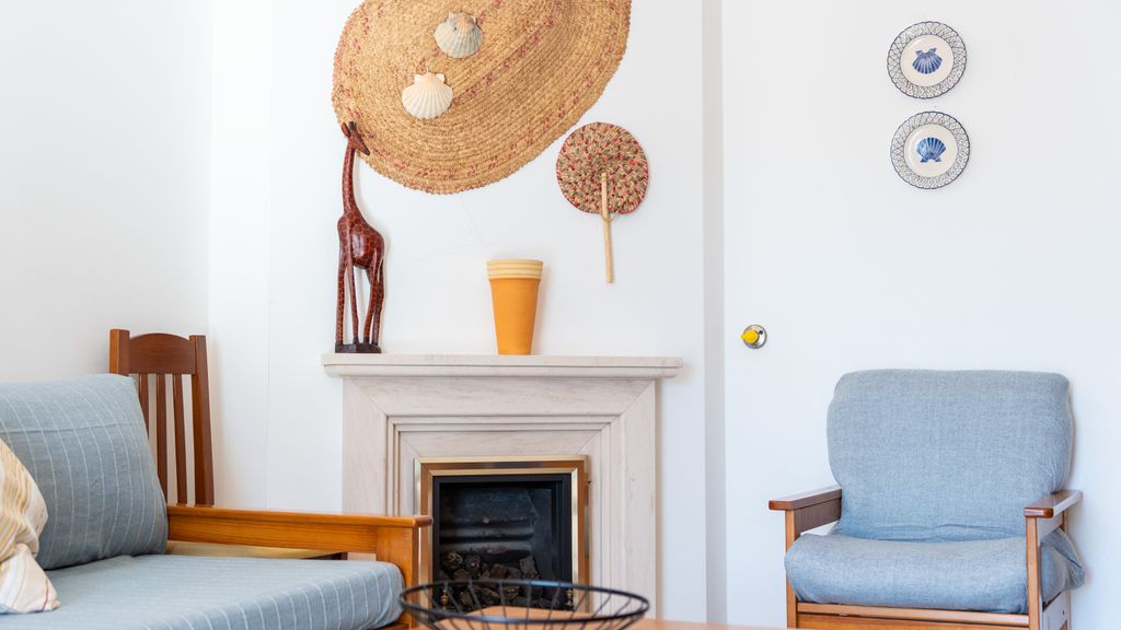 Bright & Cozy 1 BDR Flat W/ Balcony by LovelyStay