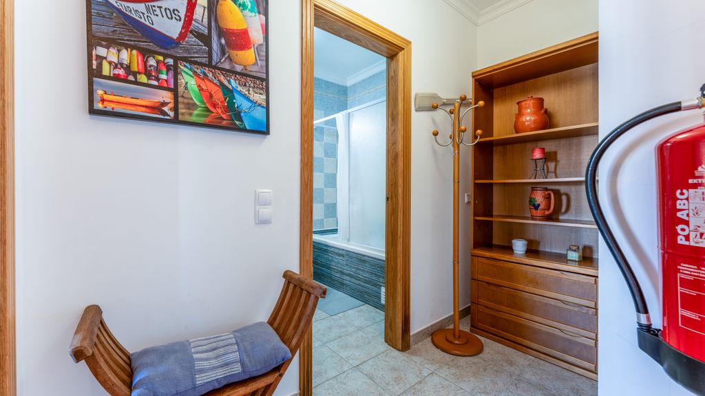 Bright & Cozy 1 BDR Flat W/ Balcony by LovelyStay