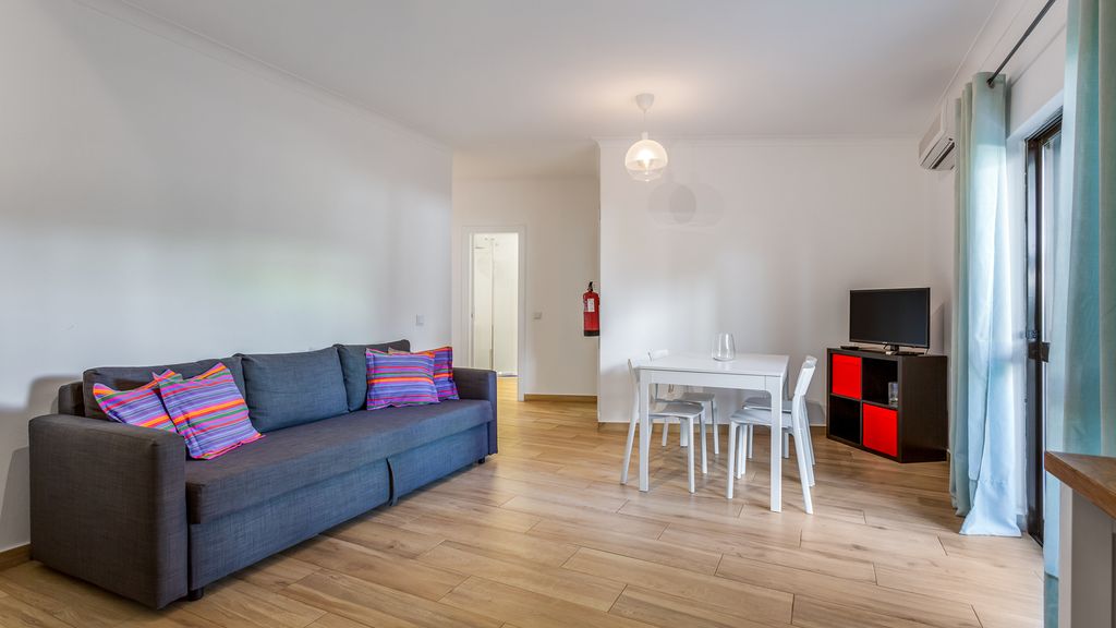 Falésia Modern Flat W/Balcony & Pool by LovelyStay