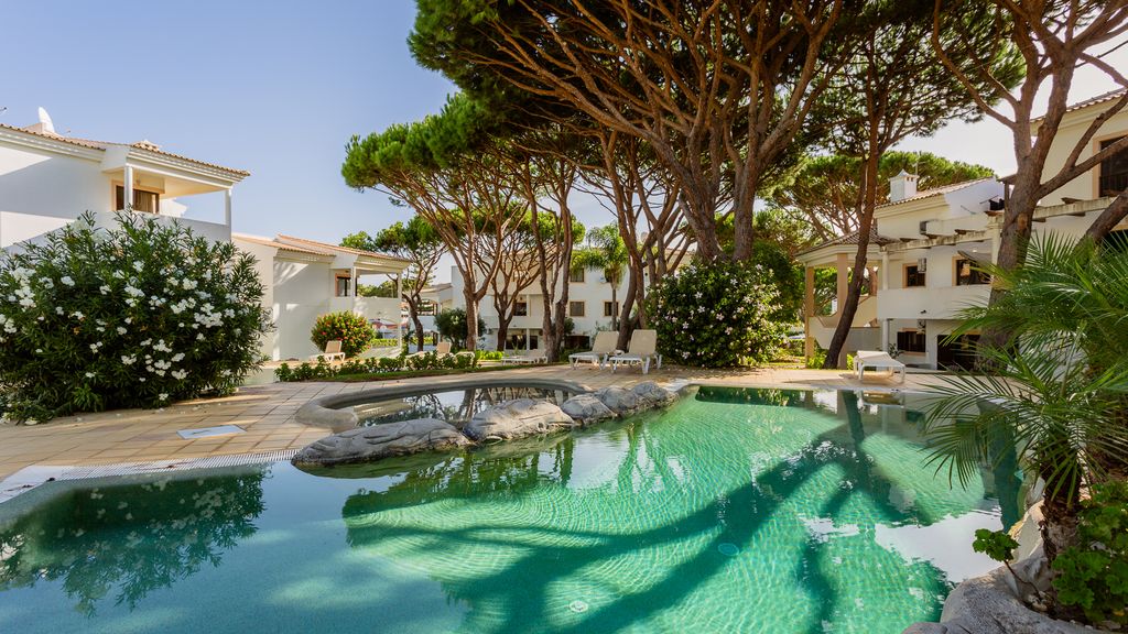 Falésia Modern Flat W/Balcony & Pool by LovelyStay
