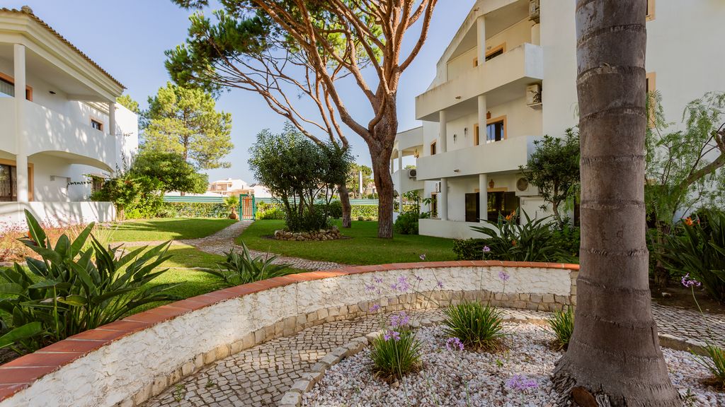 Falésia Modern Flat W/Balcony & Pool by LovelyStay