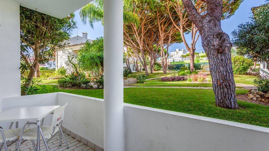 Falésia Modern Flat W/Balcony & Pool by LovelyStay