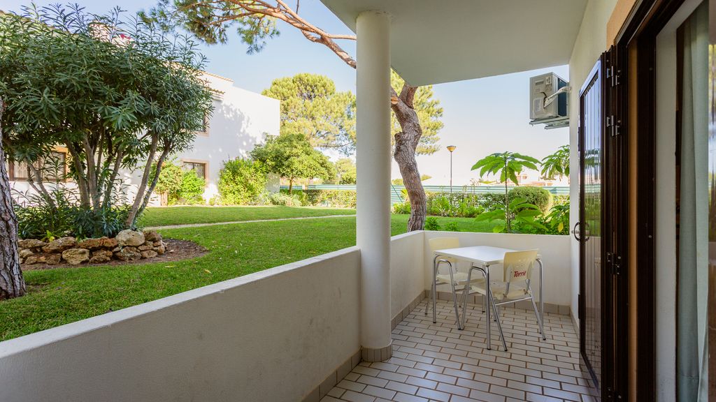 Falésia Modern Flat W/Balcony & Pool by LovelyStay