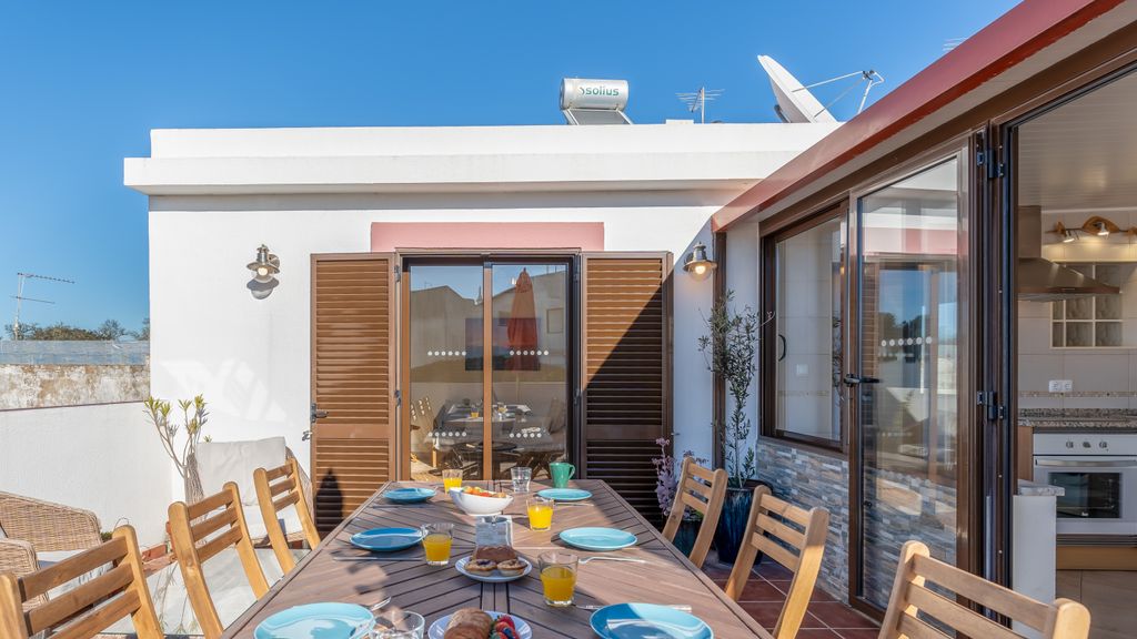 Wonderful 3 BDR Duplex W/ Terrace by LovelyStay