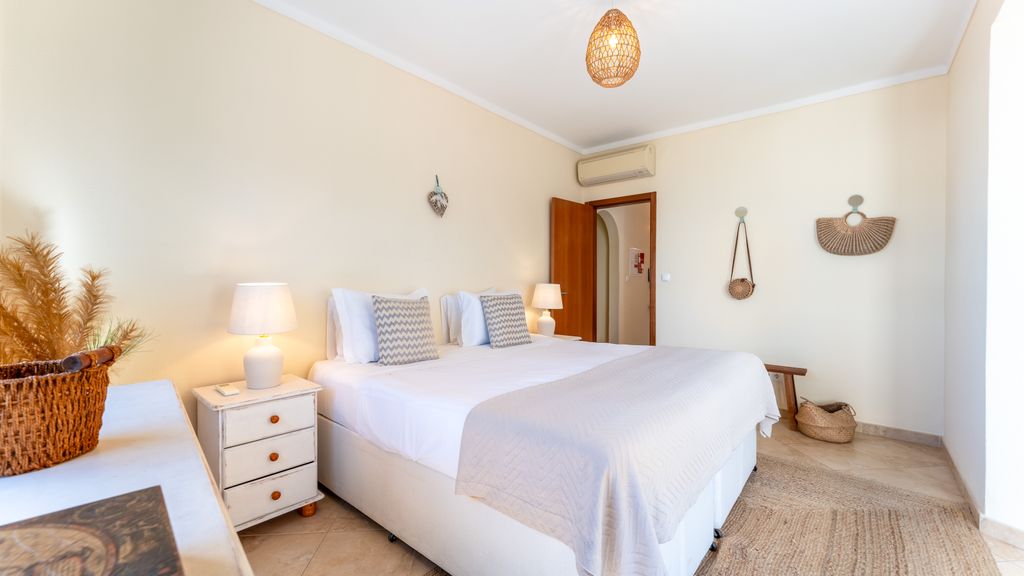 Wonderful 3 BDR Duplex W/ Terrace by LovelyStay