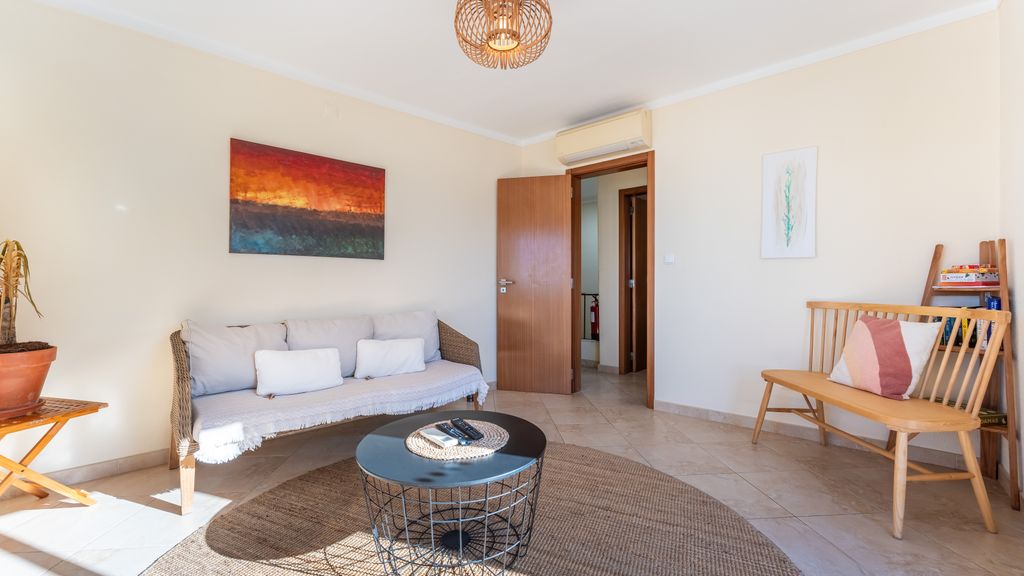 Wonderful 3 BDR Duplex W/ Terrace by LovelyStay